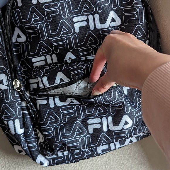 🖤 Fila 2 in 1 Backpack with Cross Body Side Bag. - Picture 3 of 7